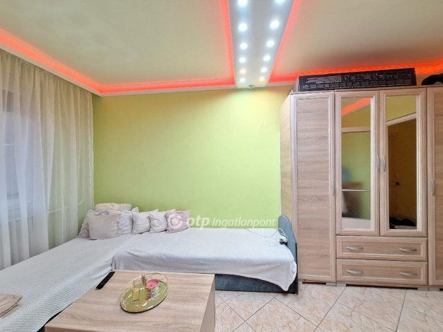 Eladó panellakás, Budapesten, IV. kerületben 66.9 M Ft, 2 szobás