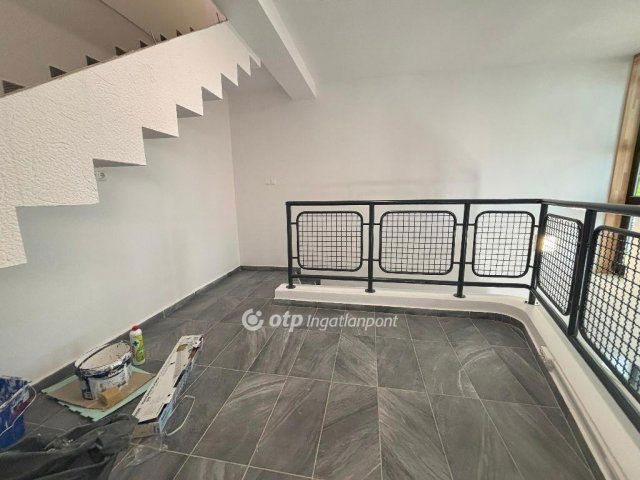 Eladó téglalakás, Siófokon 105.5 M Ft, 2 szobás