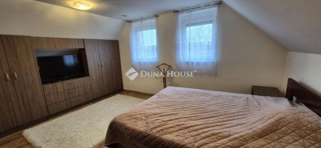 Eladó családi ház, Mohácson 100 M Ft, 5 szobás