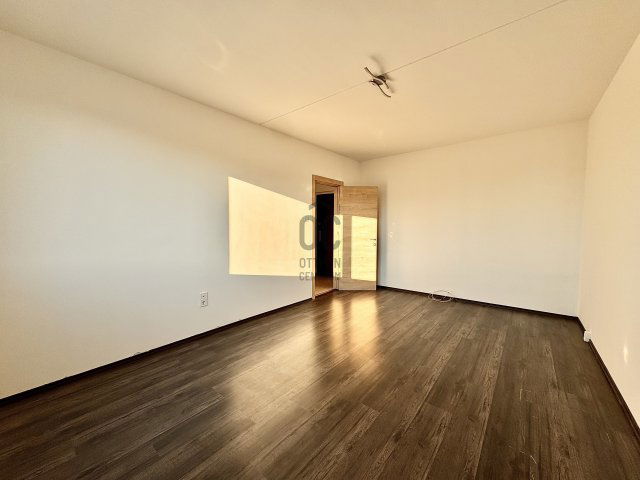 Eladó panellakás, Győrött 41.9 M Ft, 2 szobás