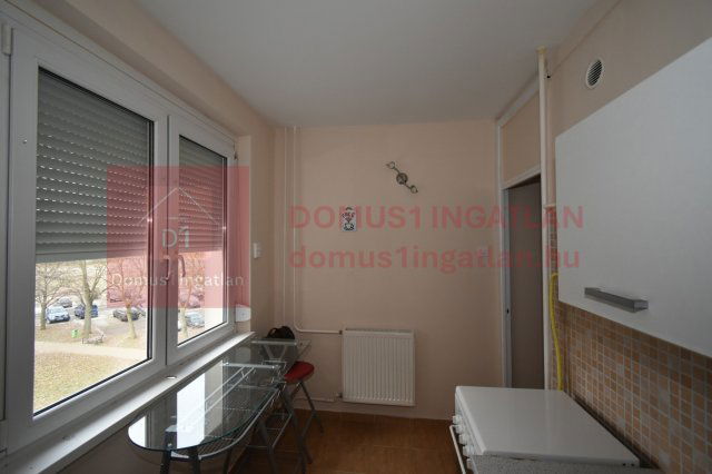 Kiadó panellakás, albérlet, Szombathelyen, Váci Mihály utcában