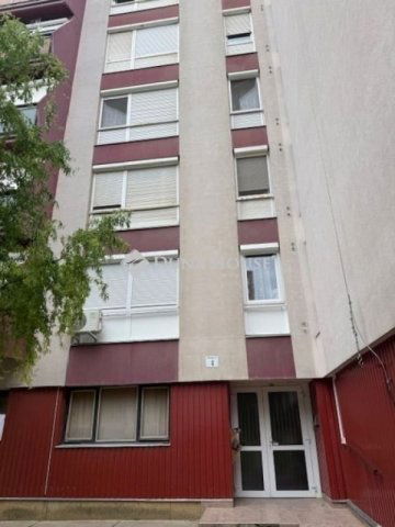 Eladó téglalakás, Pécsett 35.9 M Ft, 2 szobás