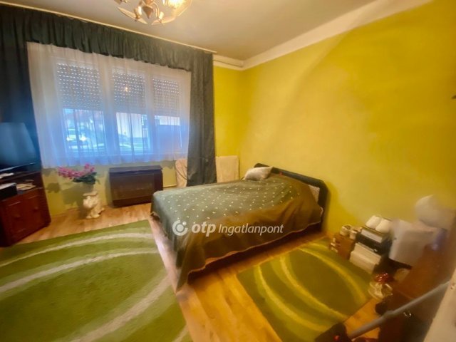 Eladó családi ház, Jászberényben 35.5 M Ft, 3 szobás