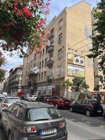 Eladó téglalakás, Budapesten, VII. kerületben, István utcában