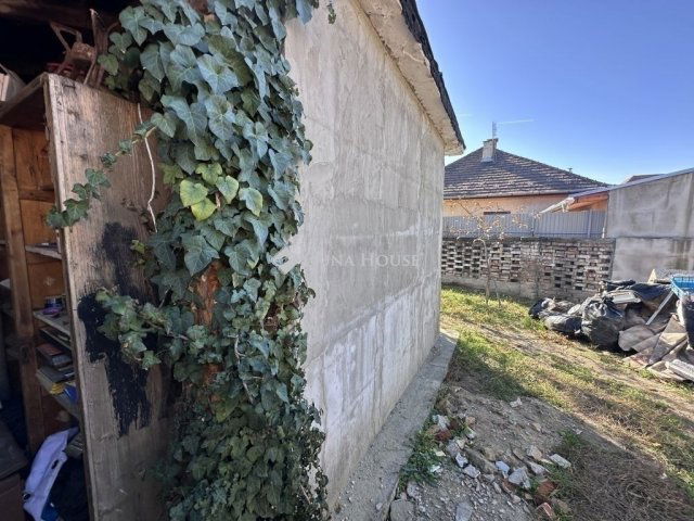 Eladó családi ház, Budapesten, XXI. kerületben 42 M Ft, 1 szobás