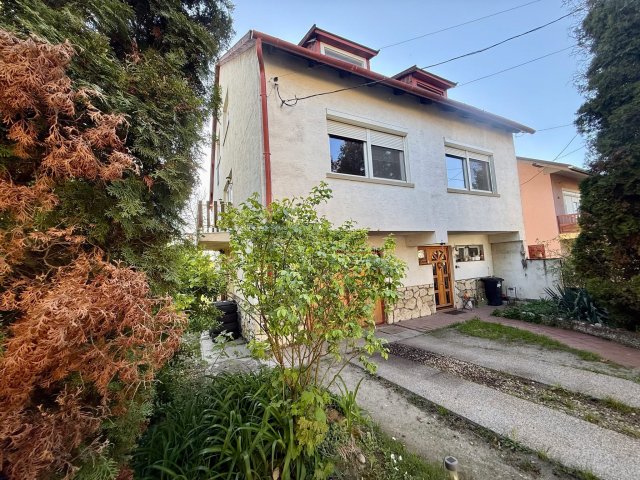 Eladó családi ház, Móron 74.9 M Ft, 5 szobás