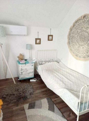 Eladó családi ház, Helvécián 89.9 M Ft, 5 szobás