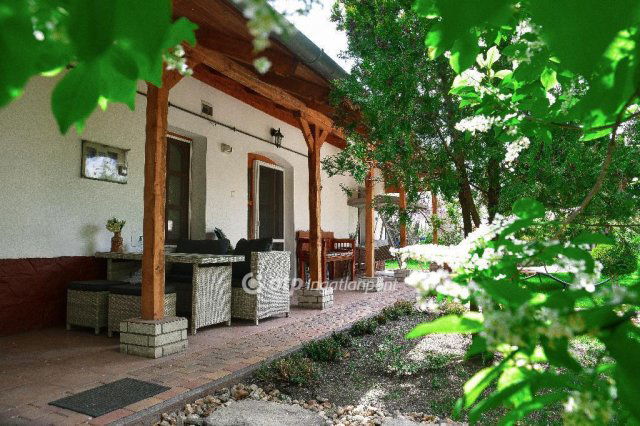 Eladó családi ház, Poroszlón 42 M Ft, 3 szobás