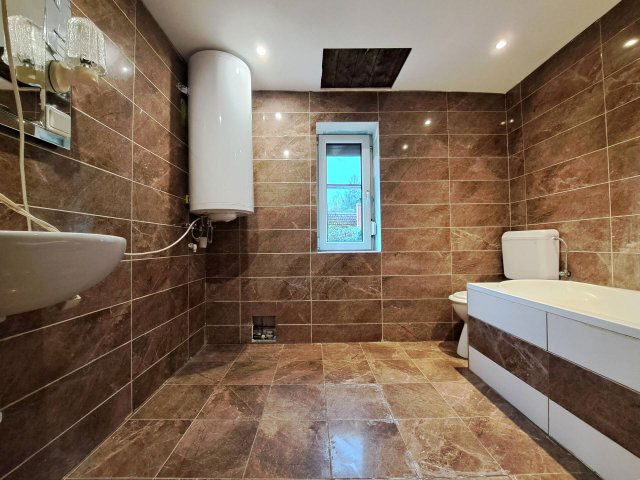 Eladó téglalakás, Sopronban 29.99 M Ft, 3 szobás