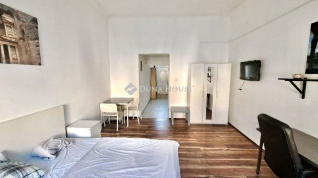 Eladó téglalakás, Budapesten, VII. kerületben 49.9 M Ft