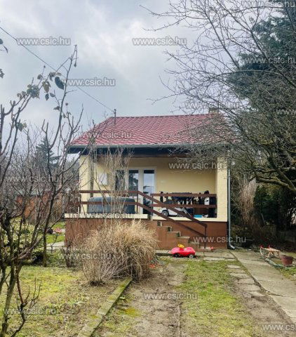 Eladó családi ház, Szentendrén 64.99 M Ft, 3 szobás