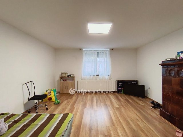 Eladó családi ház, Csongrádon 42 M Ft, 4 szobás