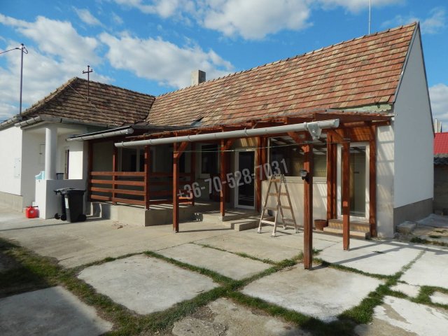 Eladó családi ház, Bokodon 57.5 M Ft, 3 szobás