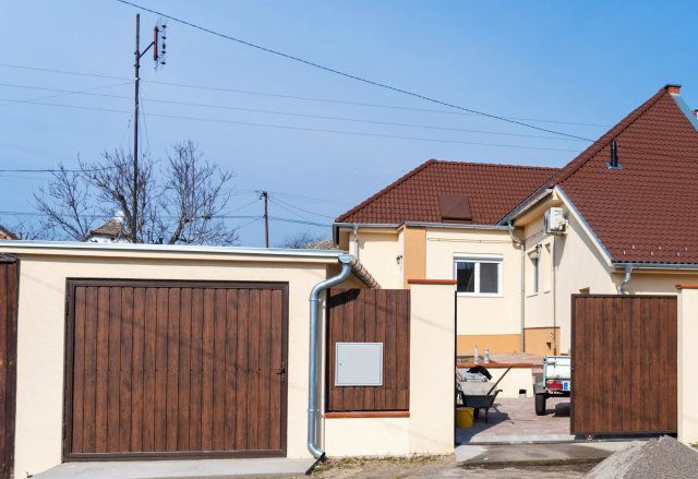 Eladó családi ház, Baján, Jelky András utcában 84.9 M Ft