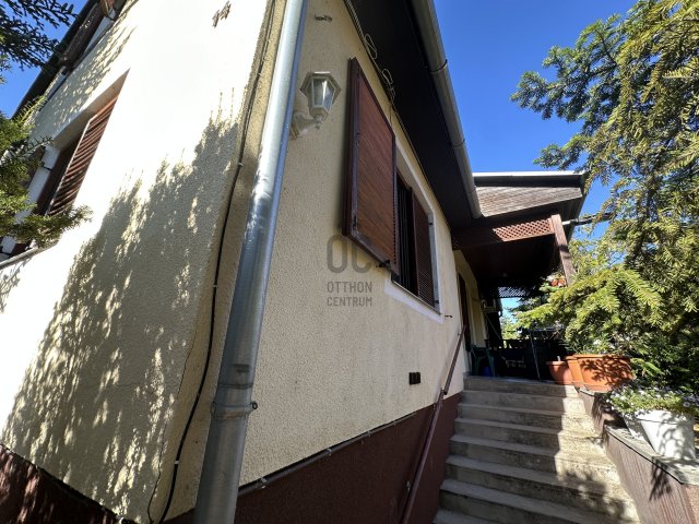 Eladó családi ház, Balatonakaliban 144.9 M Ft, 6 szobás