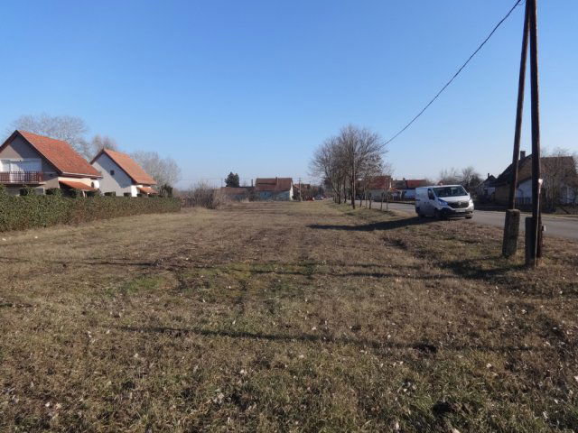 Eladó telek, Tiszakécskén, Kerekdomb utcában 7 M Ft