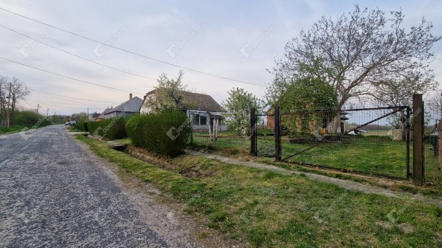 Eladó családi ház, Csépen 14.9 M Ft, 1 szobás