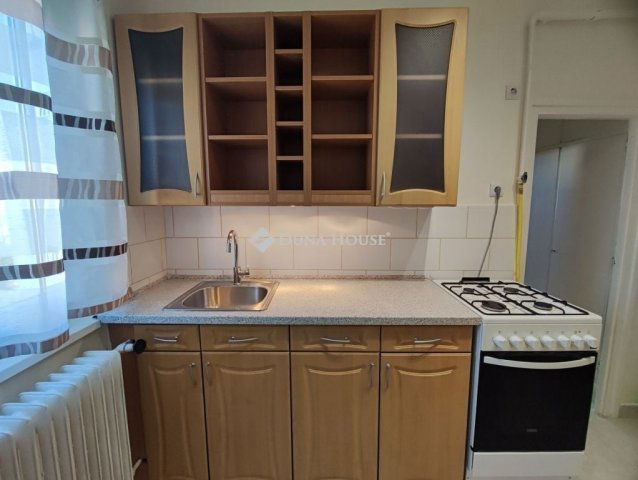 Eladó téglalakás, Pécsett 48.9 M Ft, 2 szobás