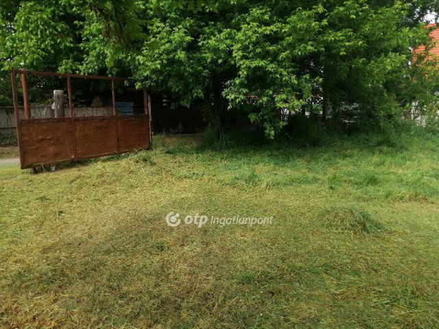 Eladó telek, Tahitótfalun 32 M Ft / költözzbe.hu