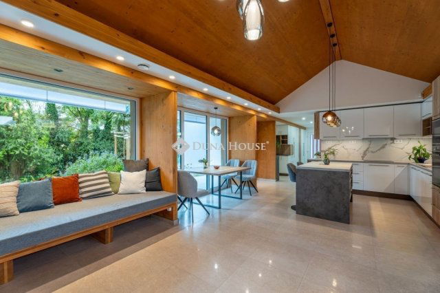 Eladó családi ház, Ócsán 187 M Ft, 5 szobás