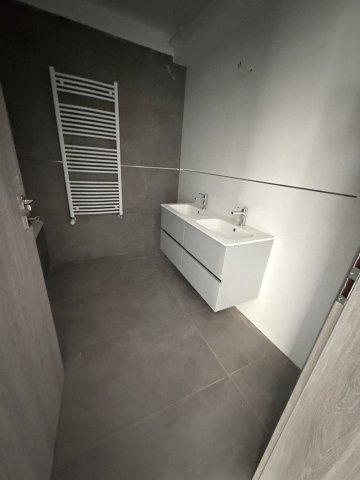 Eladó téglalakás, Nyíregyházán 99 M Ft, 4 szobás