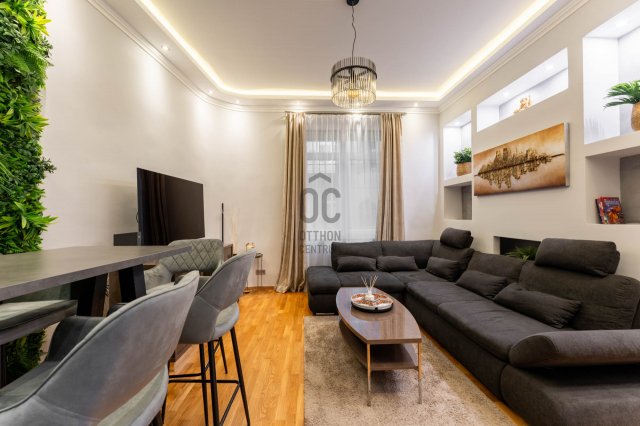 Eladó téglalakás, Budapesten, VII. kerületben, Síp utcában