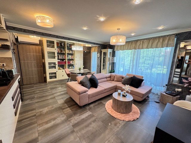 Eladó téglalakás, Győrött 149.99 M Ft, 6 szobás