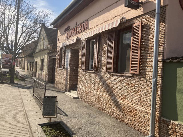 Eladó üzlethelyiség, Dunapatajon 86.5 M Ft, 4 szobás