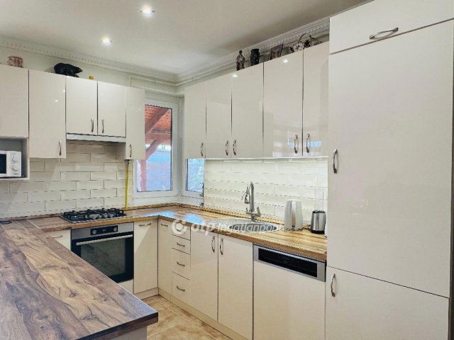 Eladó családi ház, Mikepércsen 97 M Ft, 3 szobás