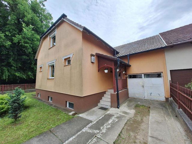 Eladó családi ház, Gödön 109.9 M Ft, 4 szobás