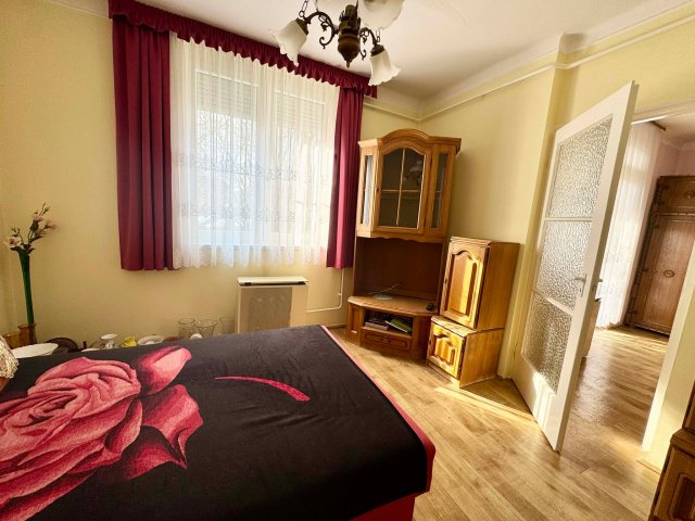 Eladó téglalakás, Budapesten, XX. kerületben, Orsolya utcában