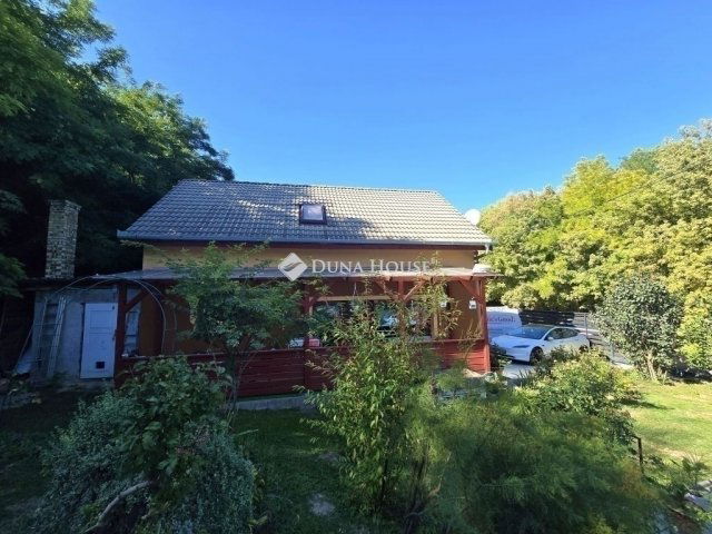 Eladó családi ház, Pécelen 69.9 M Ft, 3 szobás