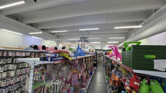 Kiadó üzlethelyiség, Szekszárdon 3820 E Ft / hó