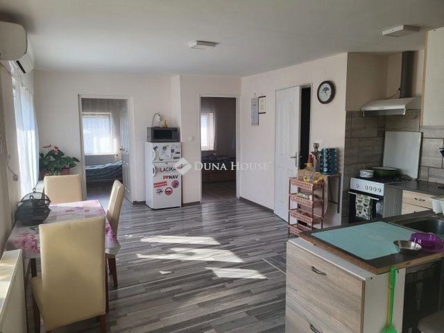 Eladó családi ház, Gyálon 84 M Ft, 6 szobás