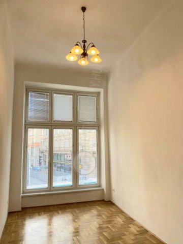 Kiadó iroda, Budapesten, V. kerületben, Ferenciek terén, 1 szobás