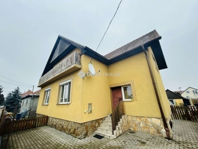 Eladó családi ház, Gyálon 108 M Ft, 5 szobás
