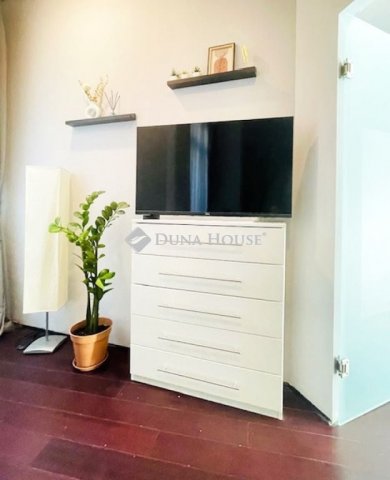 Eladó téglalakás, Budapesten, VI. kerületben 165 M Ft, 2 szobás