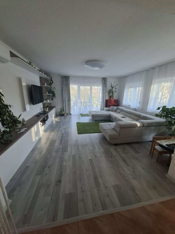 Eladó családi ház, Balatonkenesén 119.9 M Ft, 4 szobás