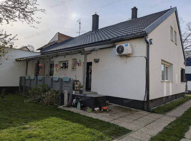 Eladó családi ház, Győrött 142 M Ft, 5 szobás