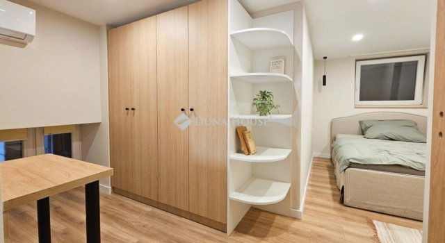 Eladó téglalakás, Budapesten, VII. kerületben 57.9 M Ft