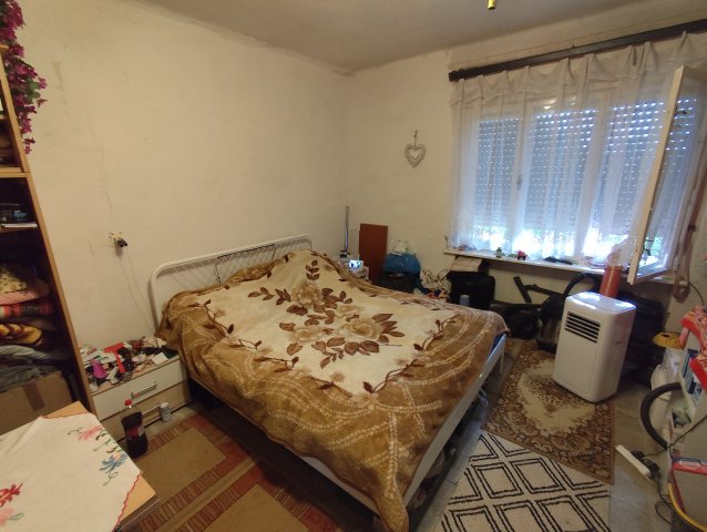 Eladó családi ház, Csehiben 9.999 M Ft, 2 szobás