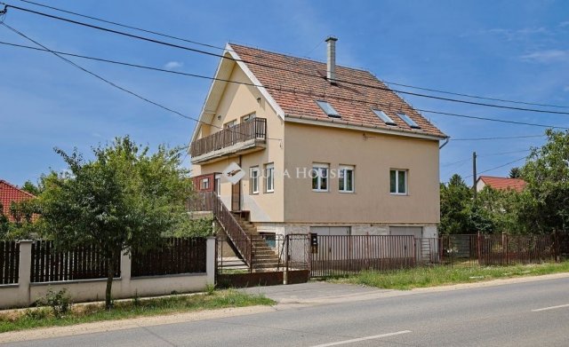 Eladó családi ház, Érden 185 M Ft, 6+1 szobás