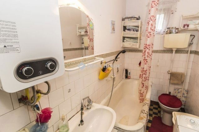 Eladó családi ház, Rumon 44.9 M Ft, 4 szobás