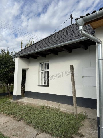 Eladó családi ház, Mezőfalván 39.99 M Ft, 2 szobás
