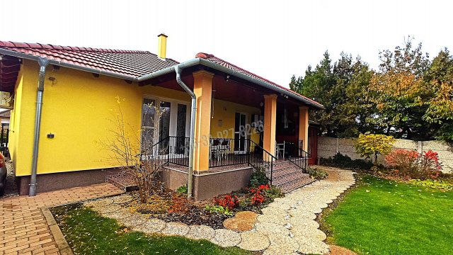 Eladó családi ház, Győrött 144 M Ft, 4 szobás