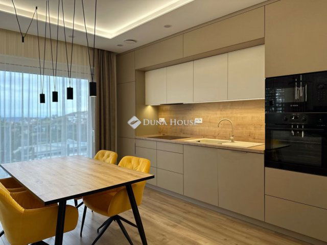 Kiadó téglalakás, albérlet, Pécsett, Sáfrány utcában