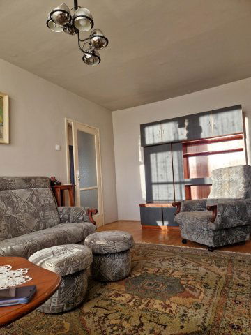 Kiadó panellakás, albérlet, Debrecenben 250 E Ft / hó, 3 szobás