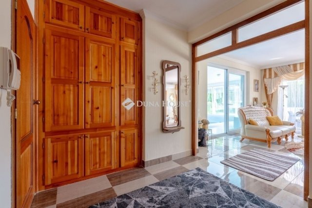 Eladó sorház, Siófokon 159.9 M Ft, 6 szobás