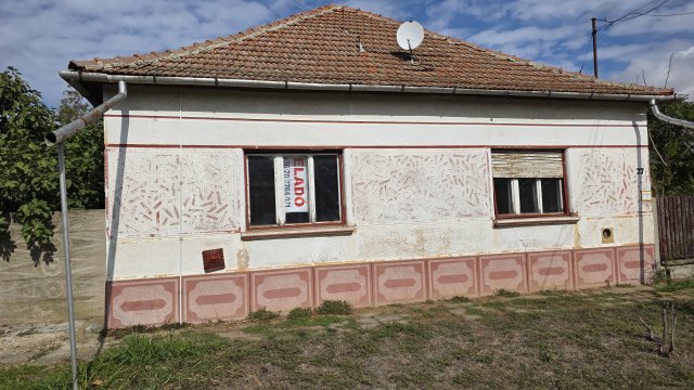 Eladó családi ház, Csanádapácán 6.5 M Ft, 2 szobás