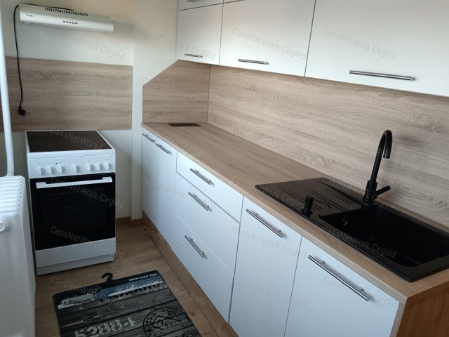 Kiadó panellakás, albérlet, Cegléden 160 E Ft / hó, 2 szobás